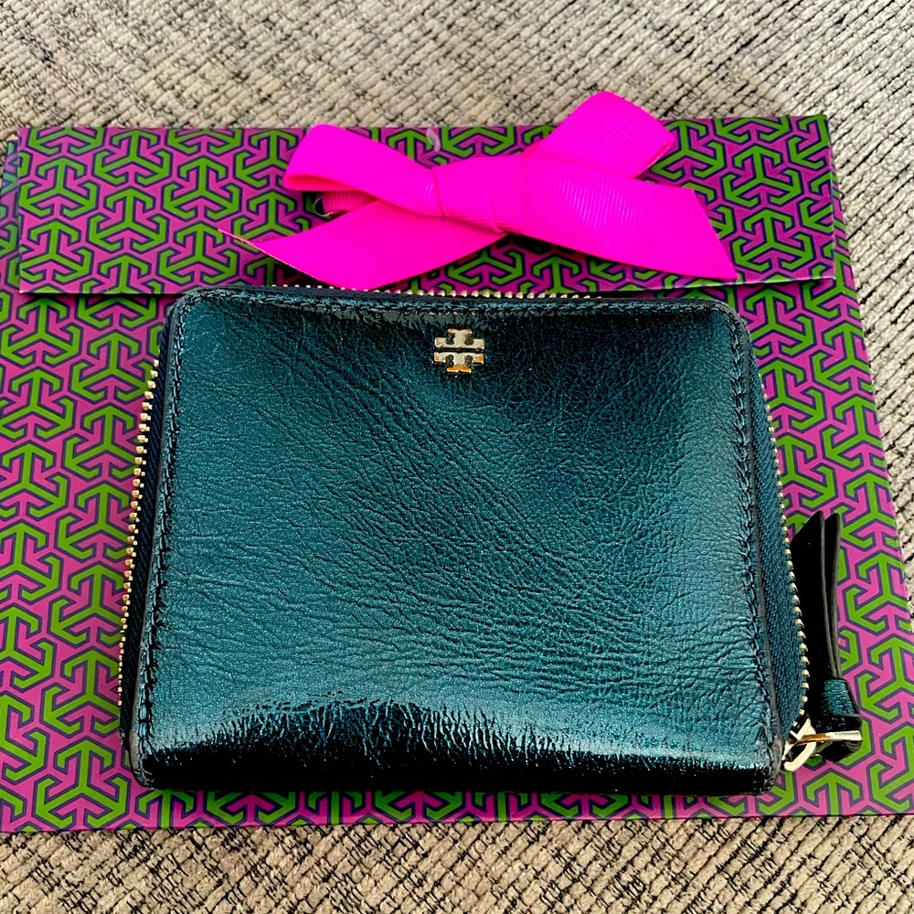 Tory Burch Crinkle Metallic Medium Wallet